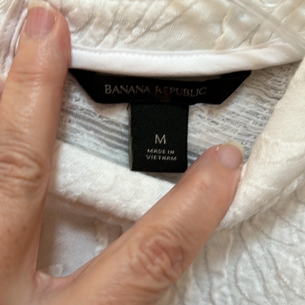 Banana Republic White Patterned Pullover Top. Lon… - image 4